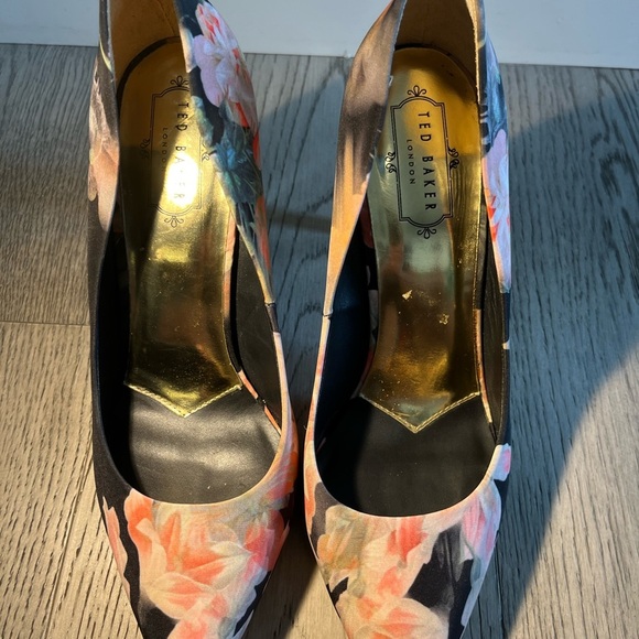 Great condition Ted baker floral heels - Picture 7 of 11